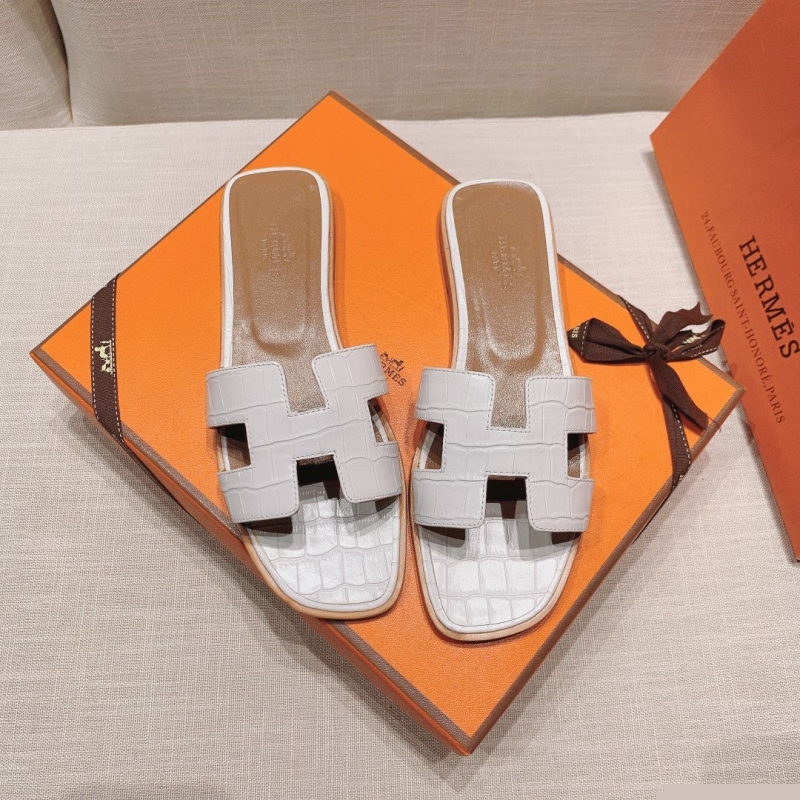 H**mes slippers